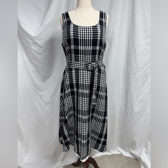 Ann Taylor Dresses & Skirts - Ann Taylor Sleeveless Plaid Linen/Rayon Blend Midi Dress